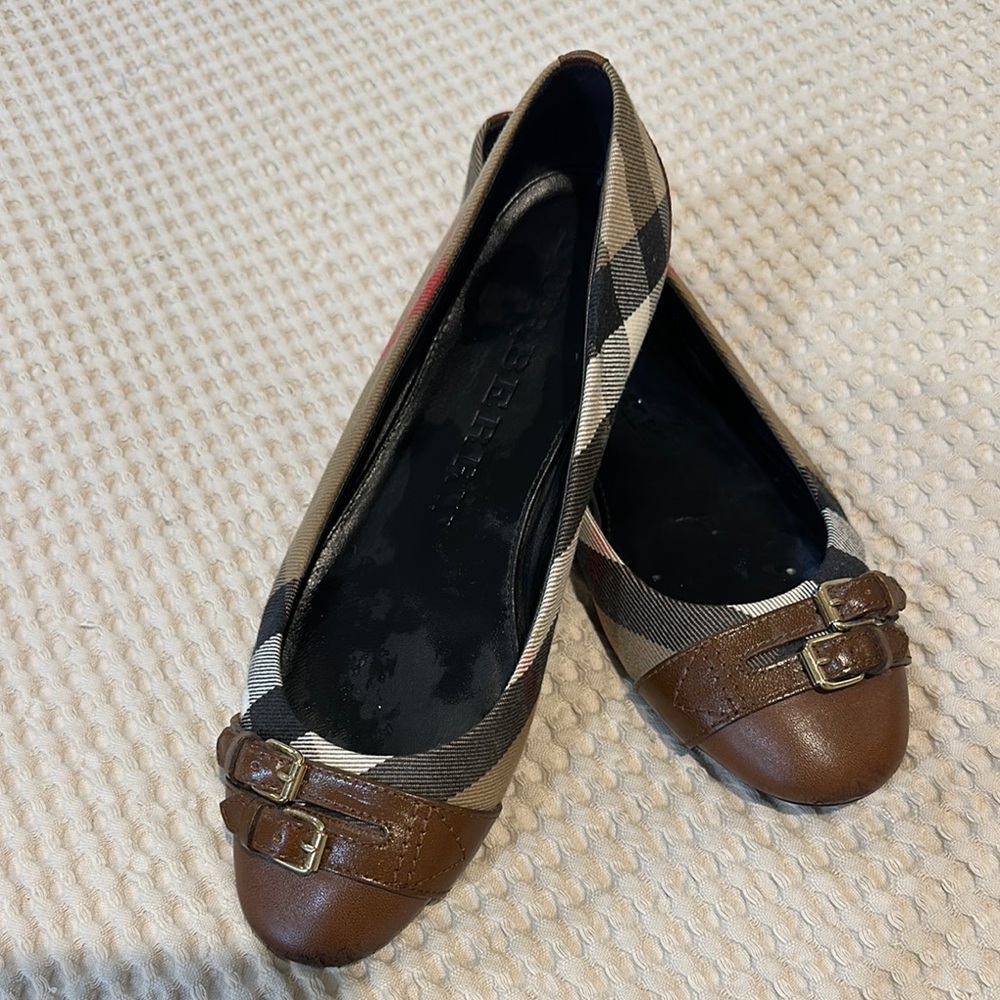 Burberry Brown Leather Flats with Buckle Detail